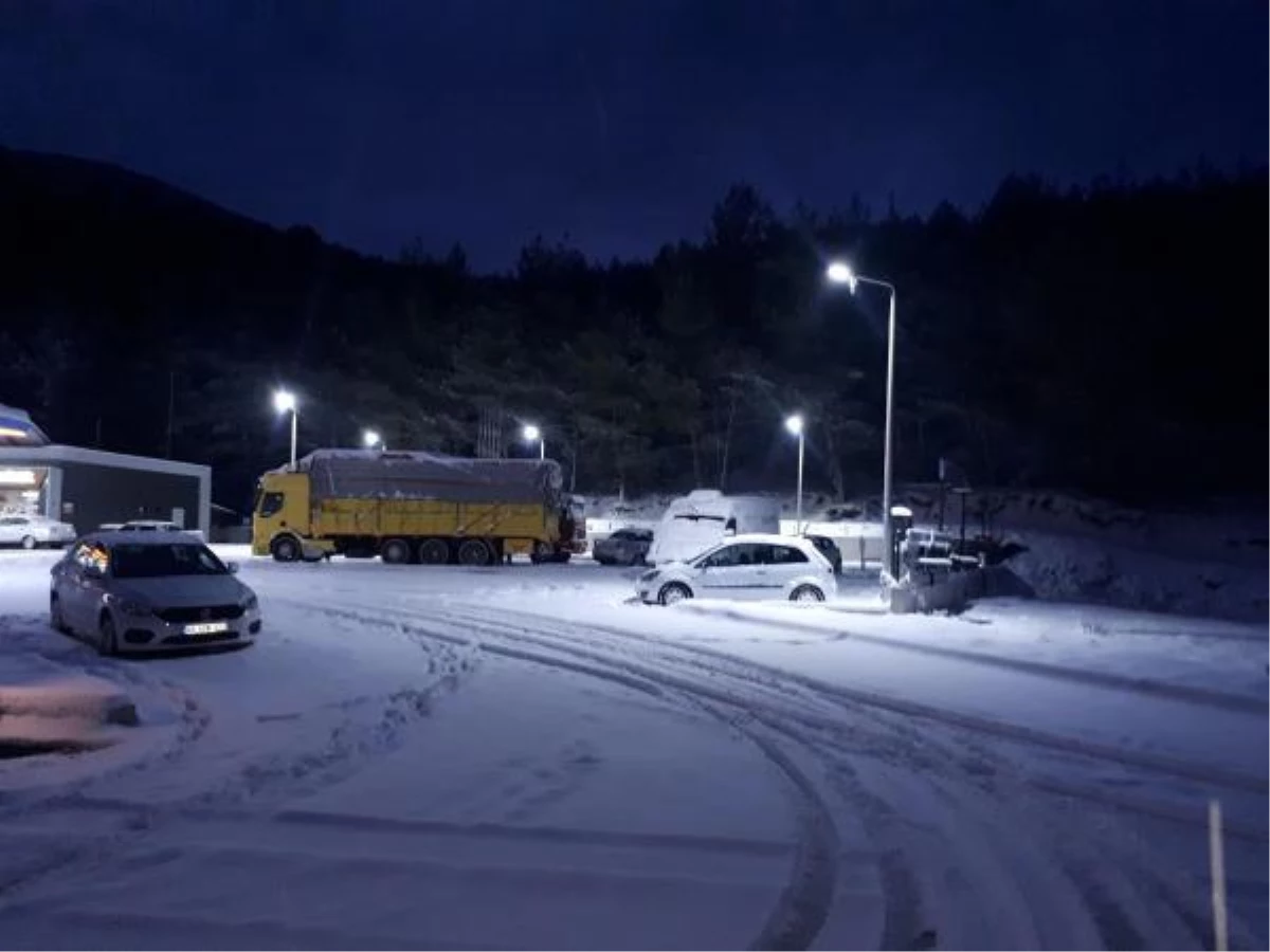 ANTALYA KARA YOLU ULAŞIMA KAPANDI