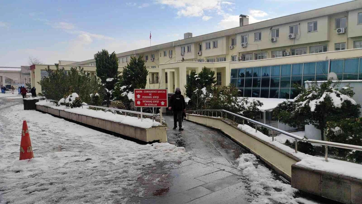 BAE ajanı olduğu iddiasıyla tutuklanan ve tahliye edilen sanığın ev hapsi kaldırıldı