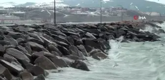 Bandırma'da fırtına etkili oluyor