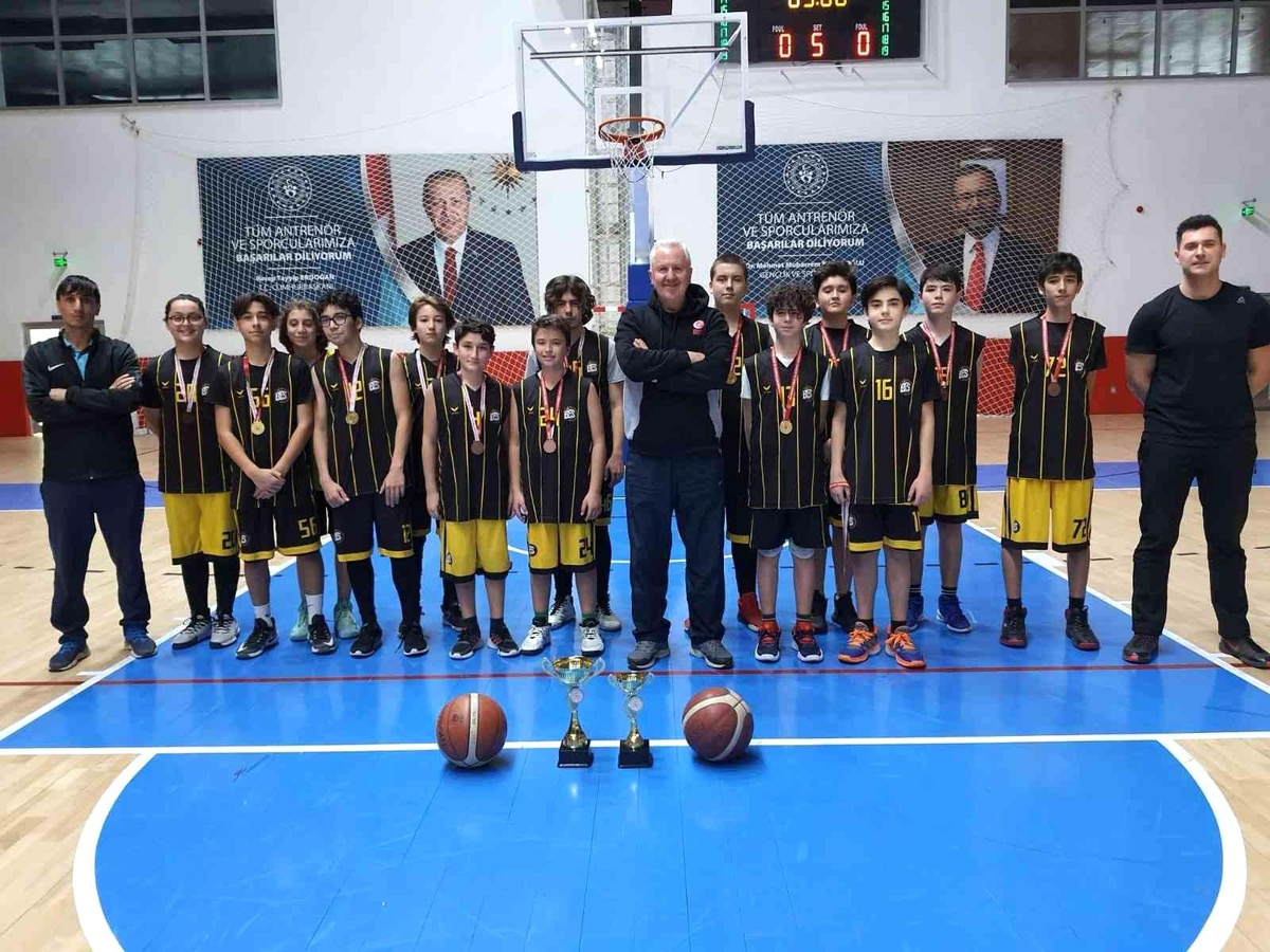Bozüyük Belediyesi Eğitim ve Spor Kulübü basketbolda il birincisi oldu