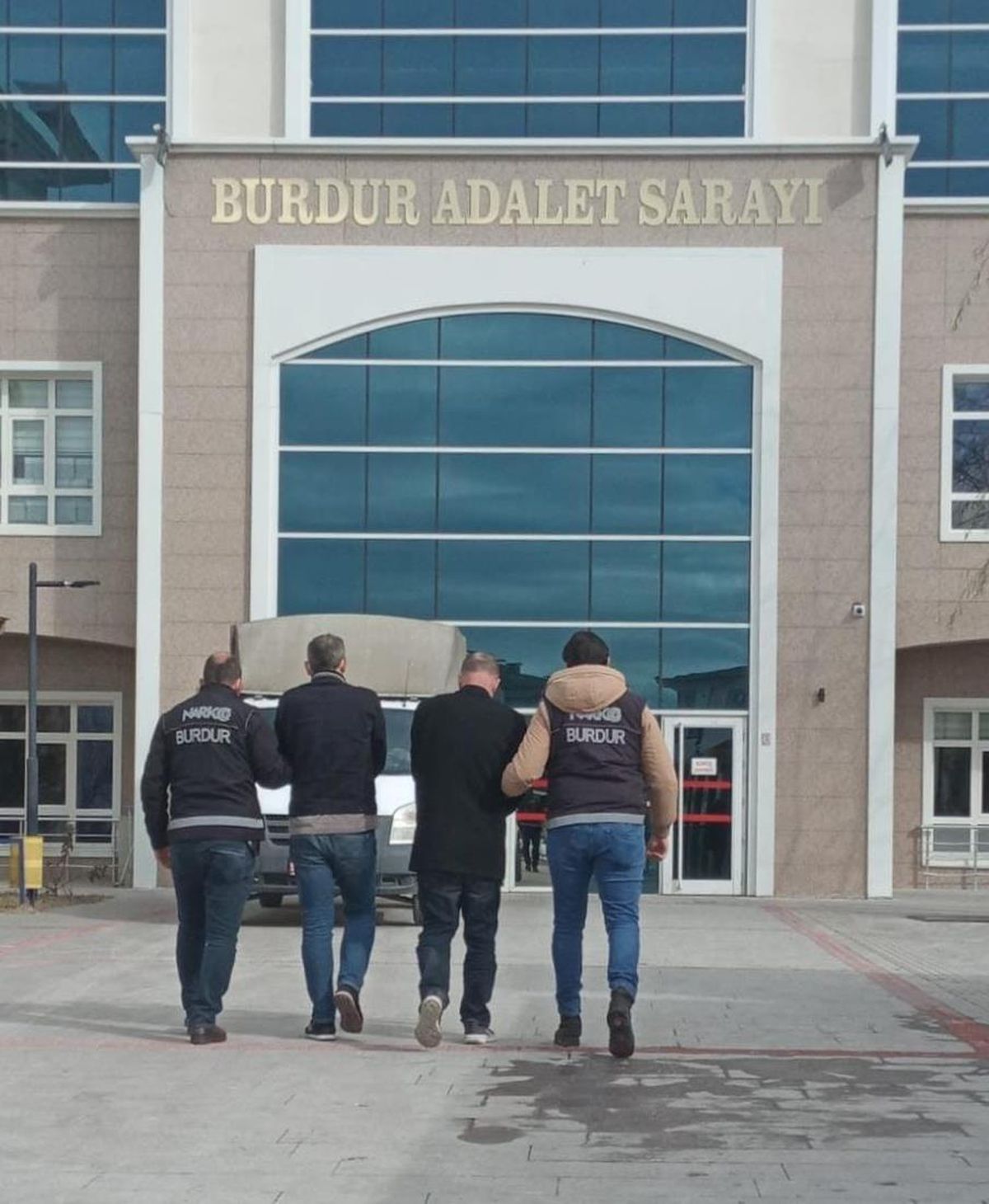 Burdur\'da uyuşturucu operasyonunda iki zanlı tutuklandı