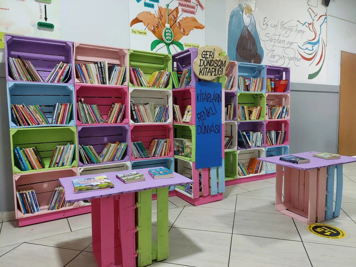 Bursa\'da atık malzemelerden 7 okula kütüphane kuruldu