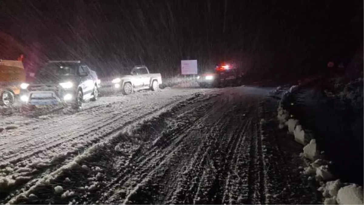 Datça'da kar yolları kesti