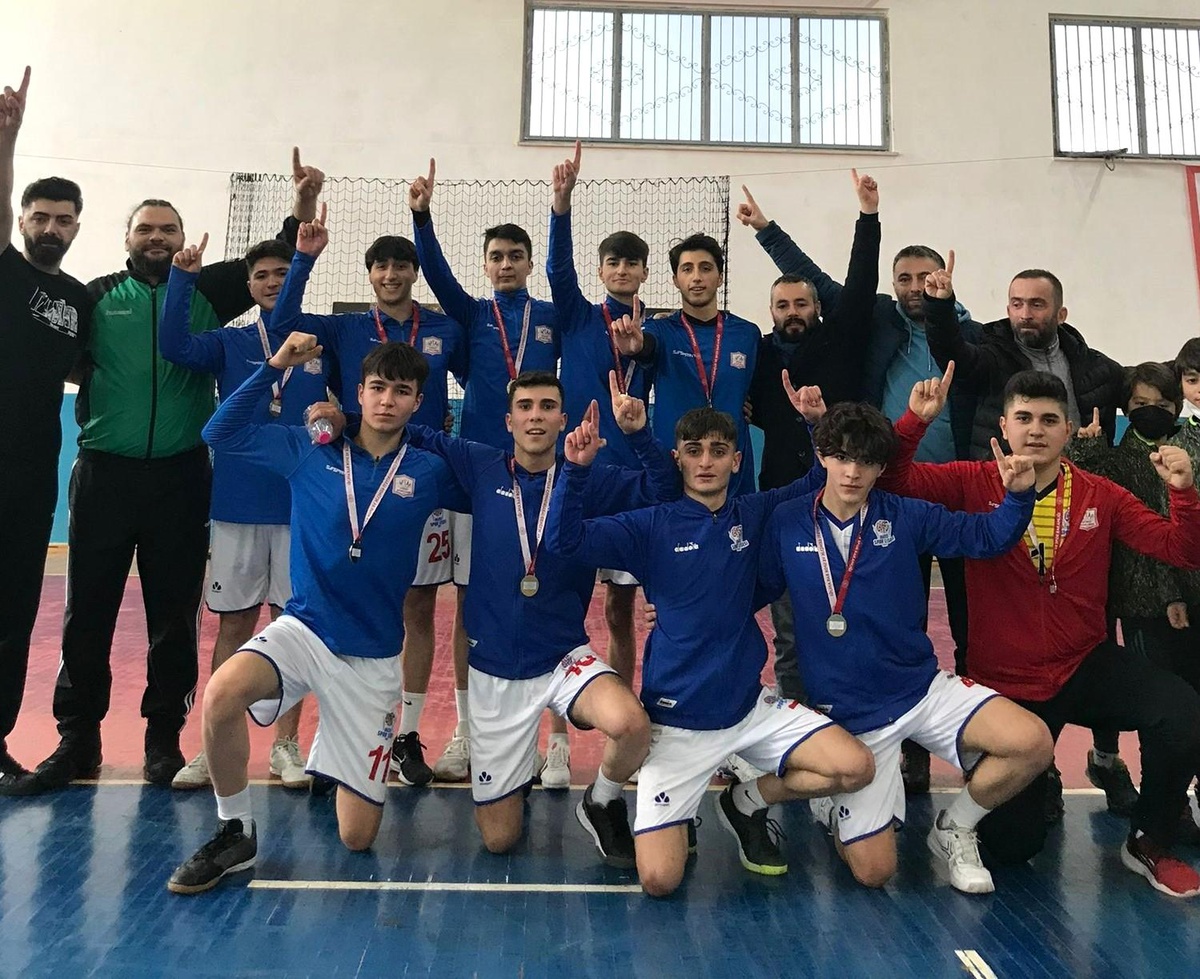 Düzceli hentbolcular Sakarya\'da grup birincisi oldu
