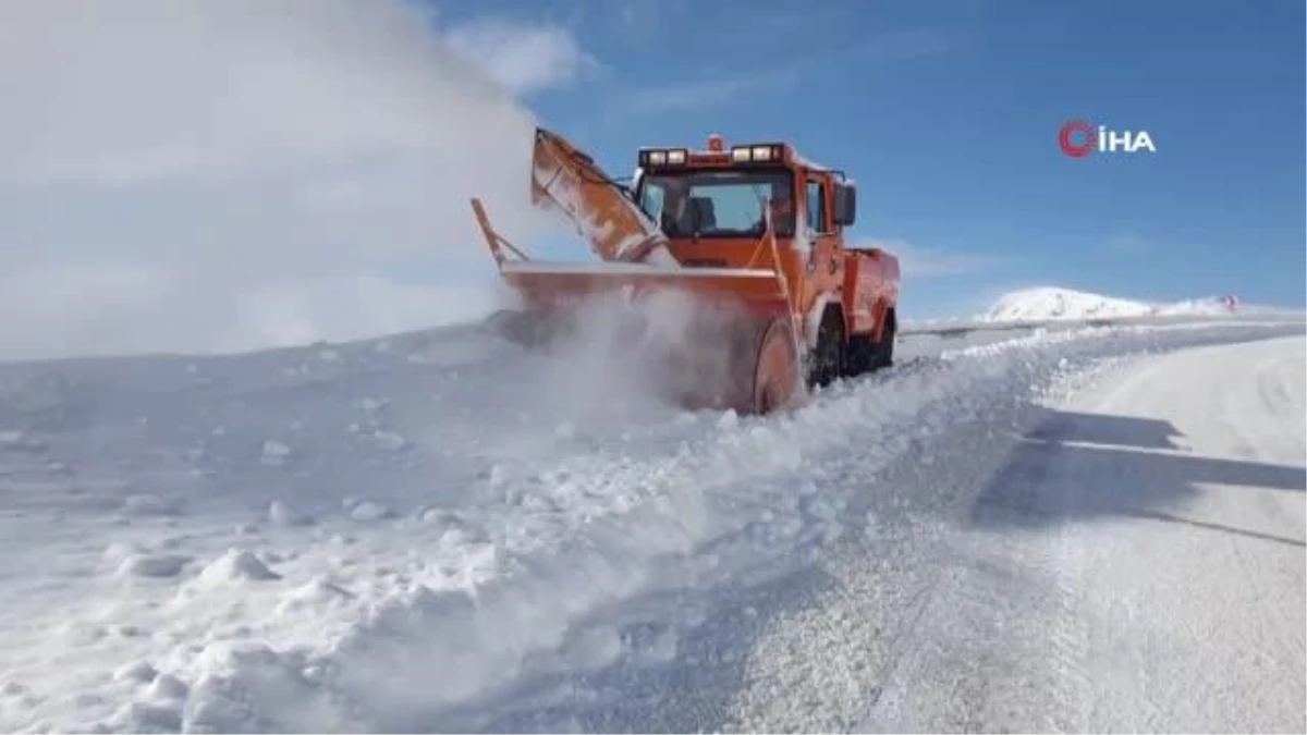 Erzincan\'da kar ve tipiden 401 köy yolu ulaşıma kapandı