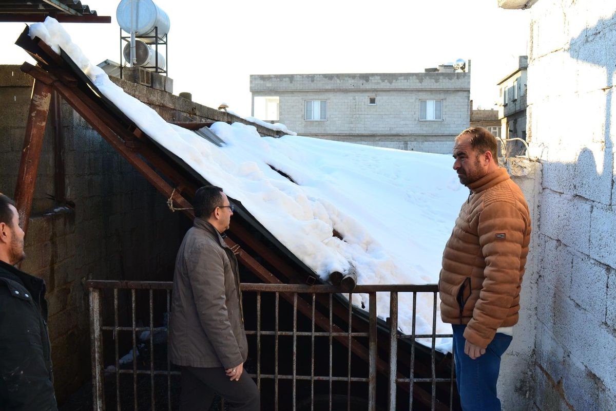 Gaziantep\'te kar yağışı nedeniyle 9 ahırın çatısı çöktü
