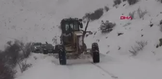 GÜMÜŞHANE'DE KARDAN KAPALI YOLLAR AÇILIYOR