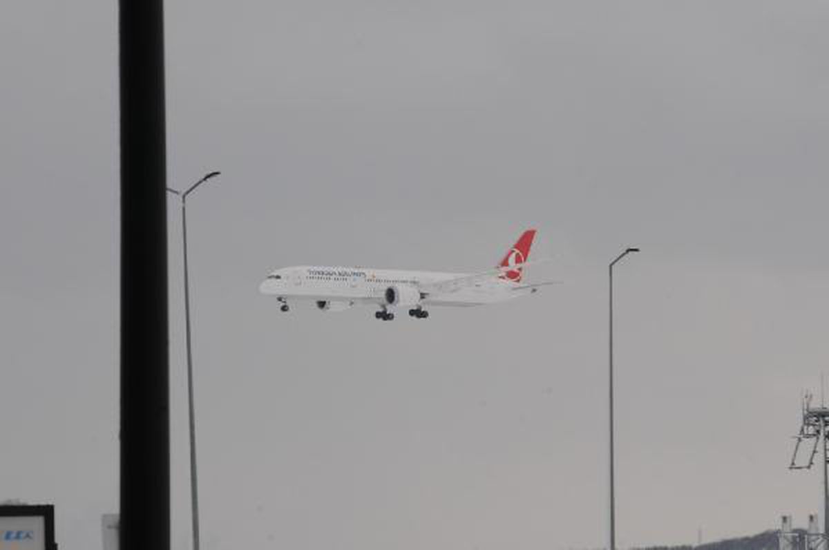 İstanbul Havalimanı'na ilk uçak indi