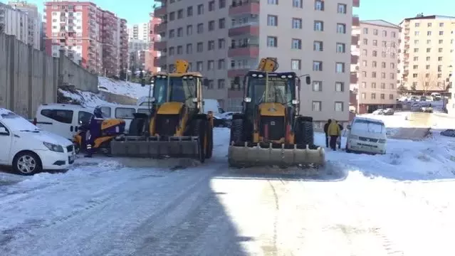 Karla mücadele çalışmaları sürüyor