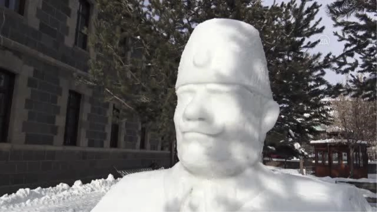 Kazım Karabekir\'in kardan heykeli yapıldı