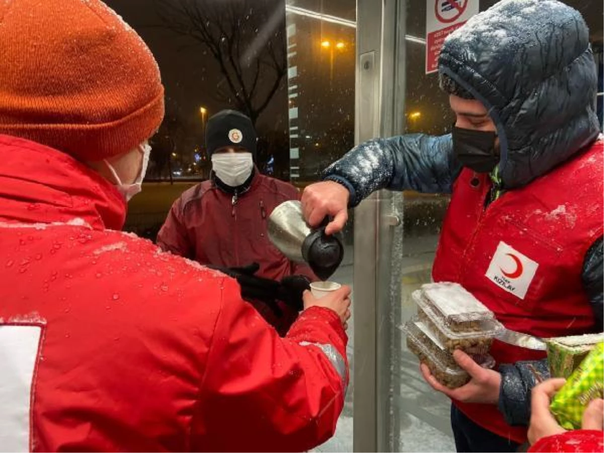 Kızılay\'dan yurt genelinde karda mahsur kalanlara destek