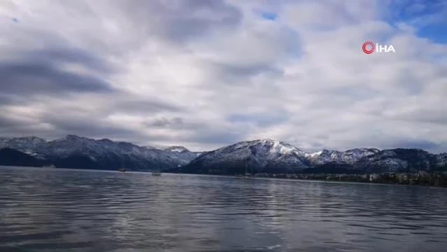 Marmaris'te mavi ile beyazın buluşması