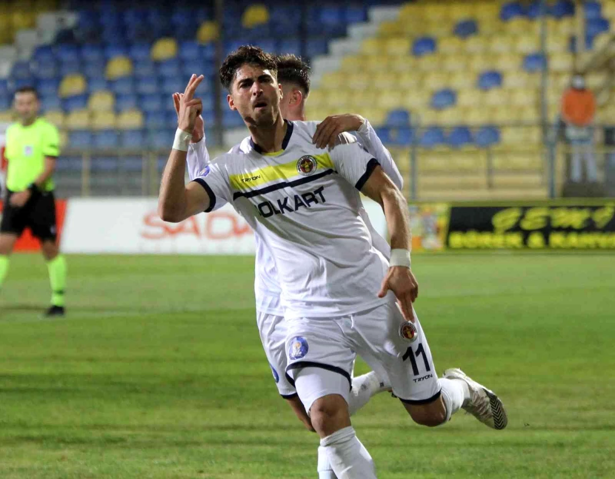 Menemenspor\'un gol yükünü Ahmet Sagat çekiyor
