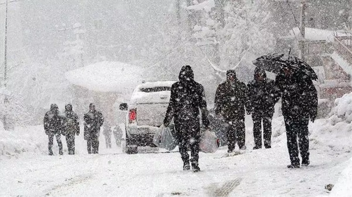 Kar yağışı etkisini sürdürüyor! Meteoroloji\'den 24 il için turuncu, 9 il için ise sarı kodlu uyarı