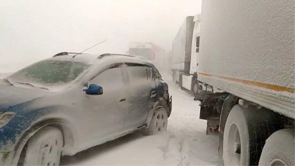 Son Dakika! İstanbul\'da Kuzey Marmara ve TEM otoyolları dahil olmak üzere karayolları ağında bulunan tüm yollar trafiğe açıldı