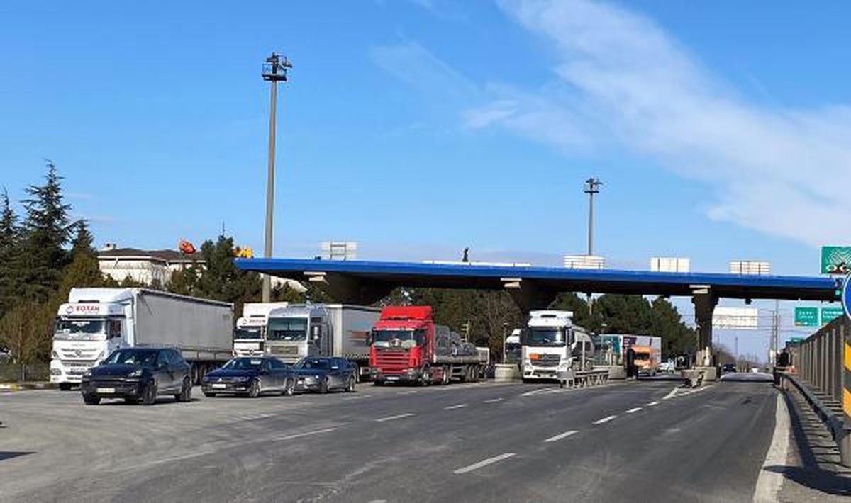 Trakya\'dan İstanbul\'a giden araçlara bugün de izin yok (2)