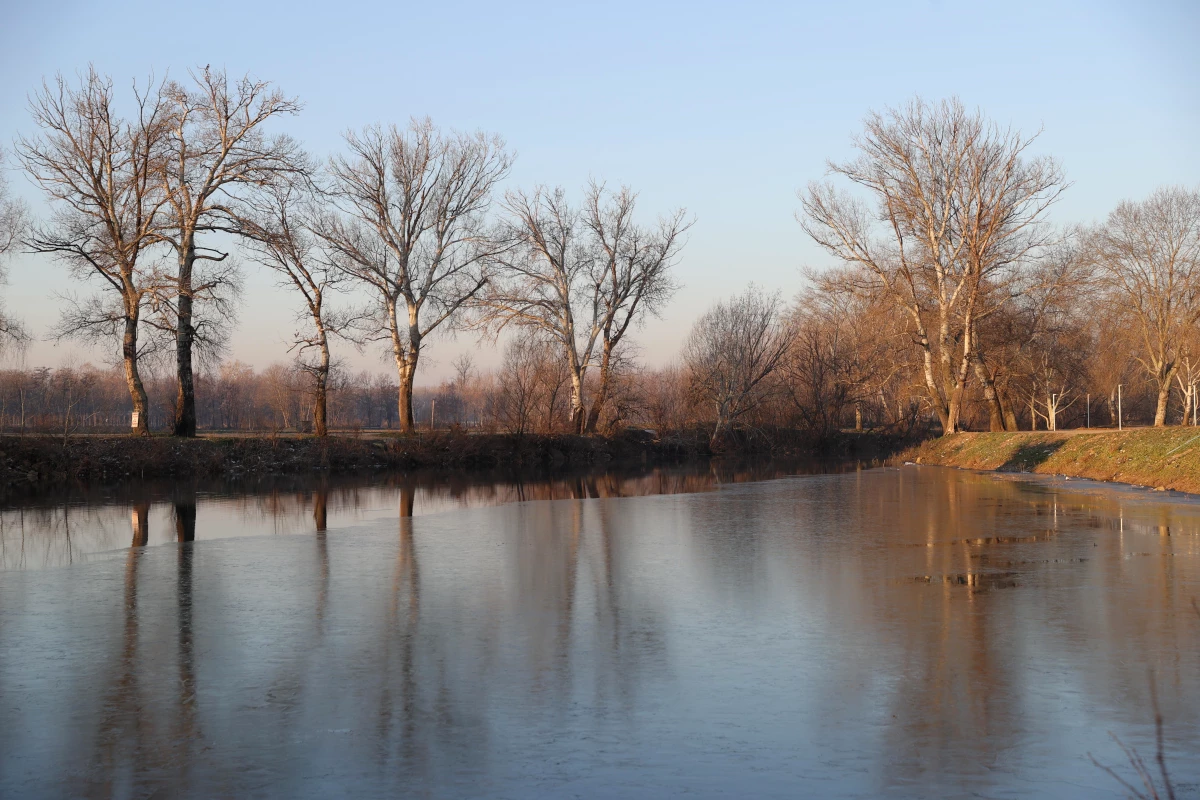 Tunca Nehri\'nde kısmi buzlanma oluştu