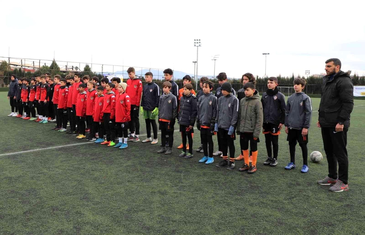 Turgutluspor\'dan Ahmet Çalık anısına turnuva