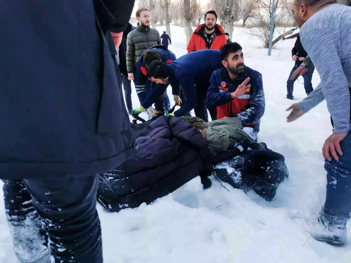 Van Kalesi\'nde kendini boşluğa bırakan kız tedavi altına alındı