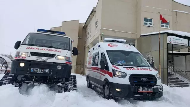 112 ekipleri paletli ambulanslarla kar-kış dinlemedi hastaların imdadına yetişti