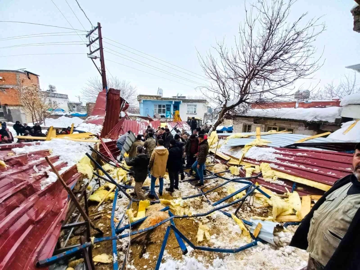 Adıyaman\'da çatı çöktü: 1 ölü, 1 yaralı