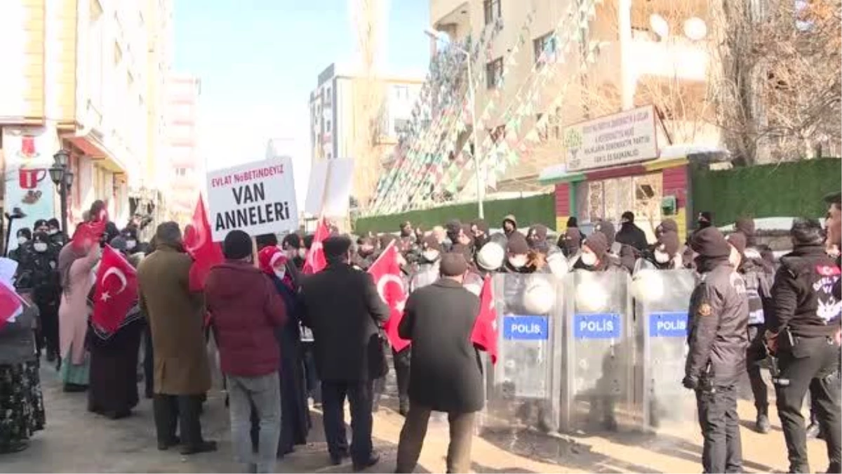 Aileler HDP İl Başkanlığı önündeki eylemlerini sürdürdü