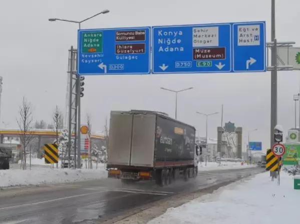 Ankara kara yolu 16 saat sonra ulaşıma açıldı