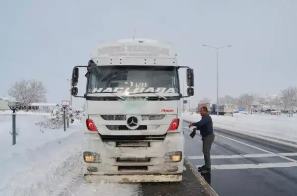 Ankara kara yolu 16 saat sonra ulaşıma açıldı