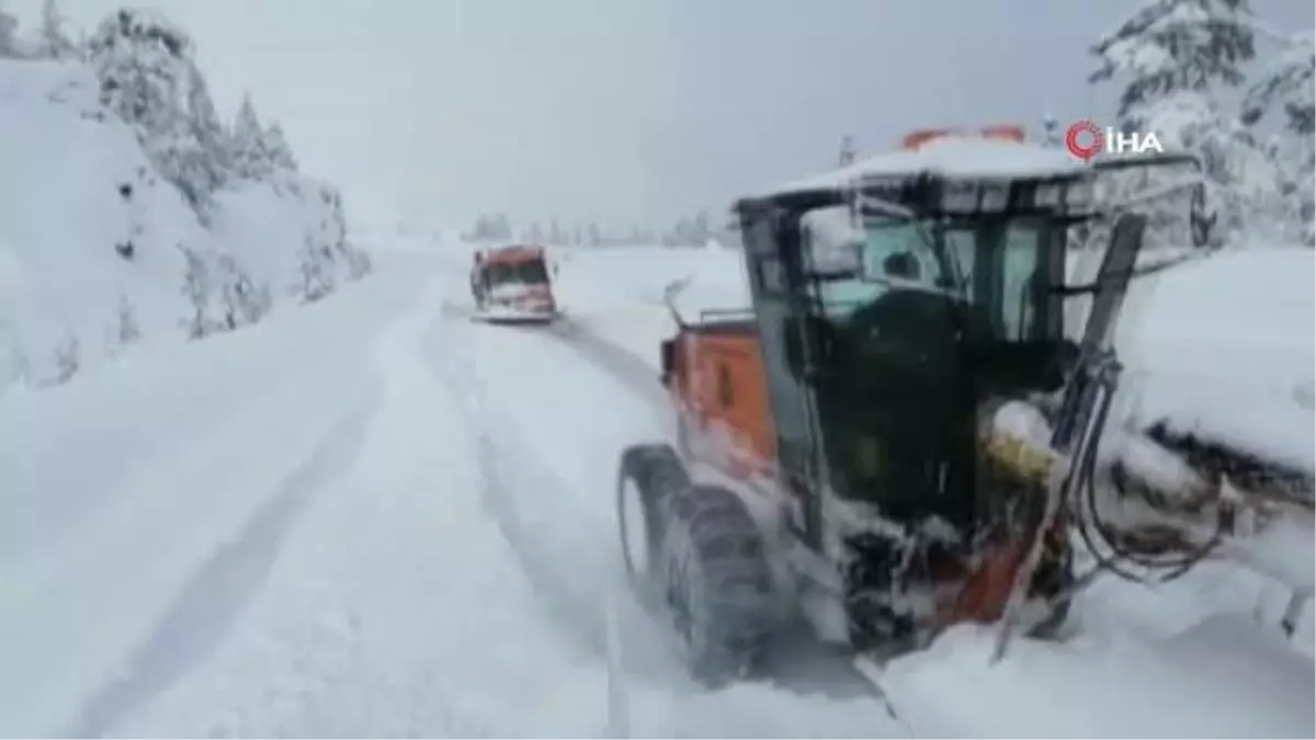 Antalya-Konya karayolu tüm araç trafiğine kapatıldı