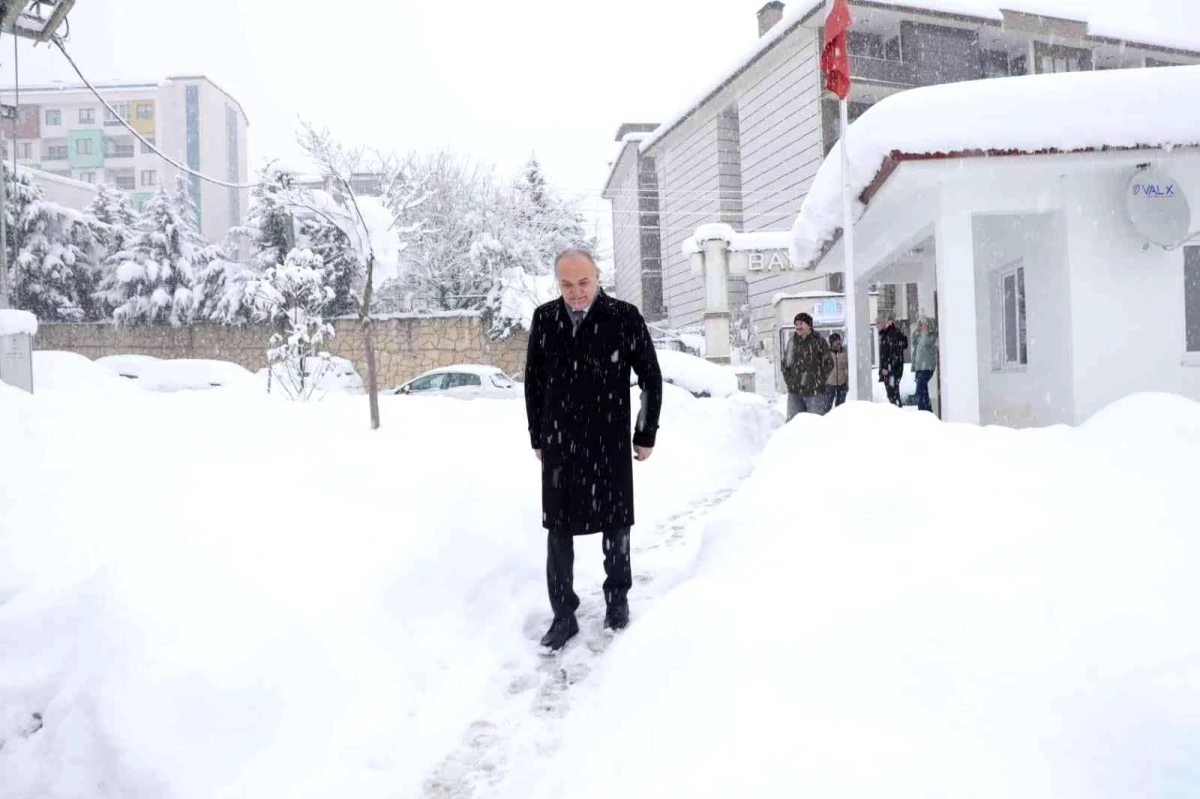 Başkan Özlü\'nün ziyaretlerine kar engel olmuyor