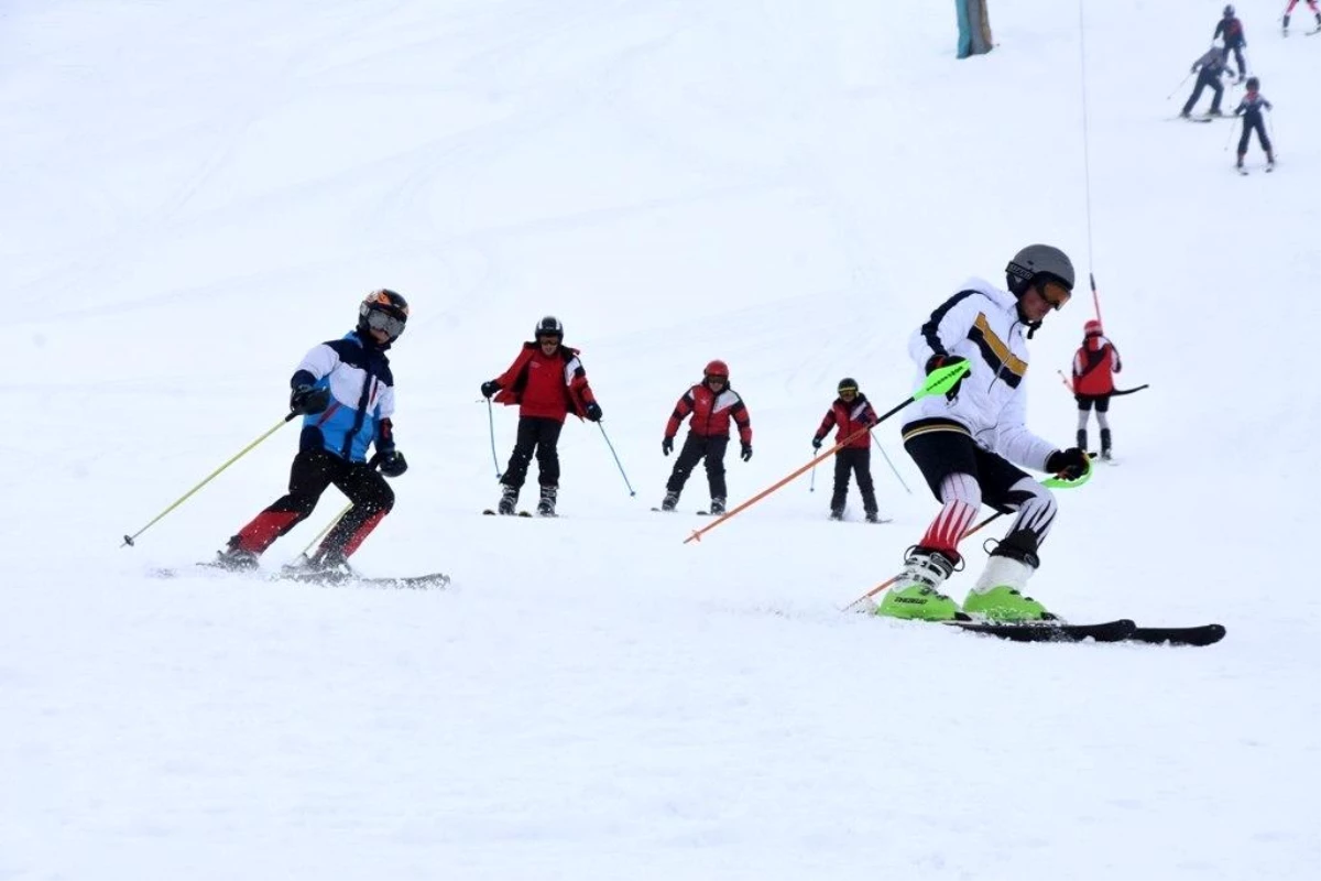 Bitlis\'te geleceğin kayakçıları yetişiyor