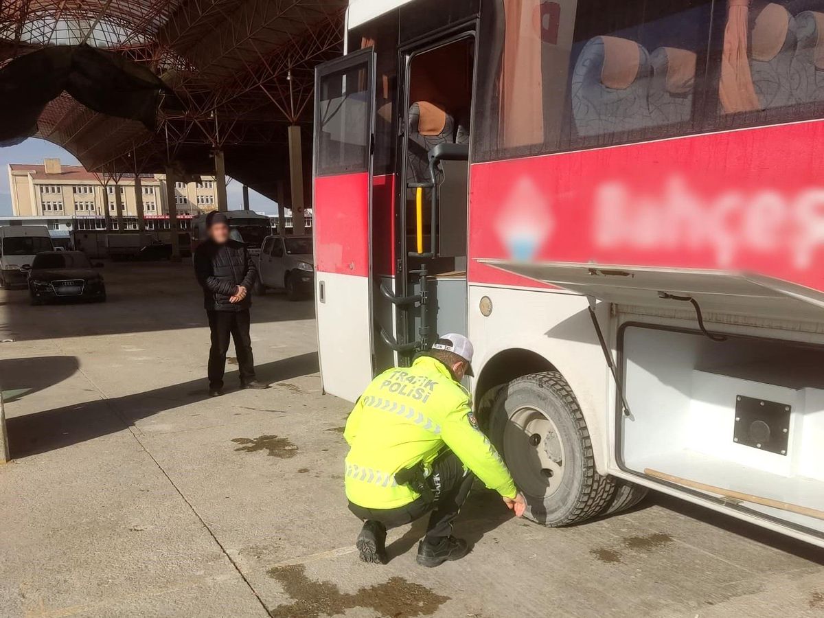 Burdur\'da 37 araca ceza kesildi, 13 araç trafikten men edildi