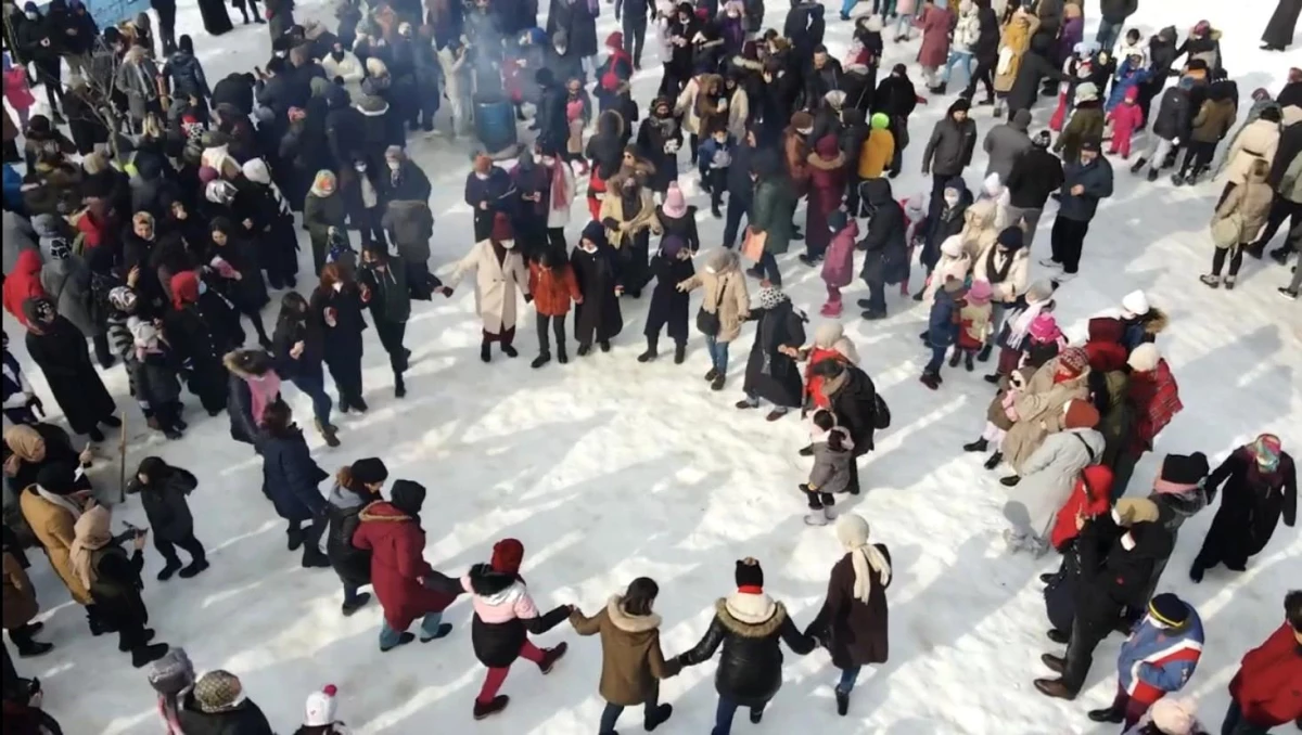 Çekmeköy\'de \'Kar Şenliğinde\' vatandaşlar kemençe ve horon ile eğlenceye doydu