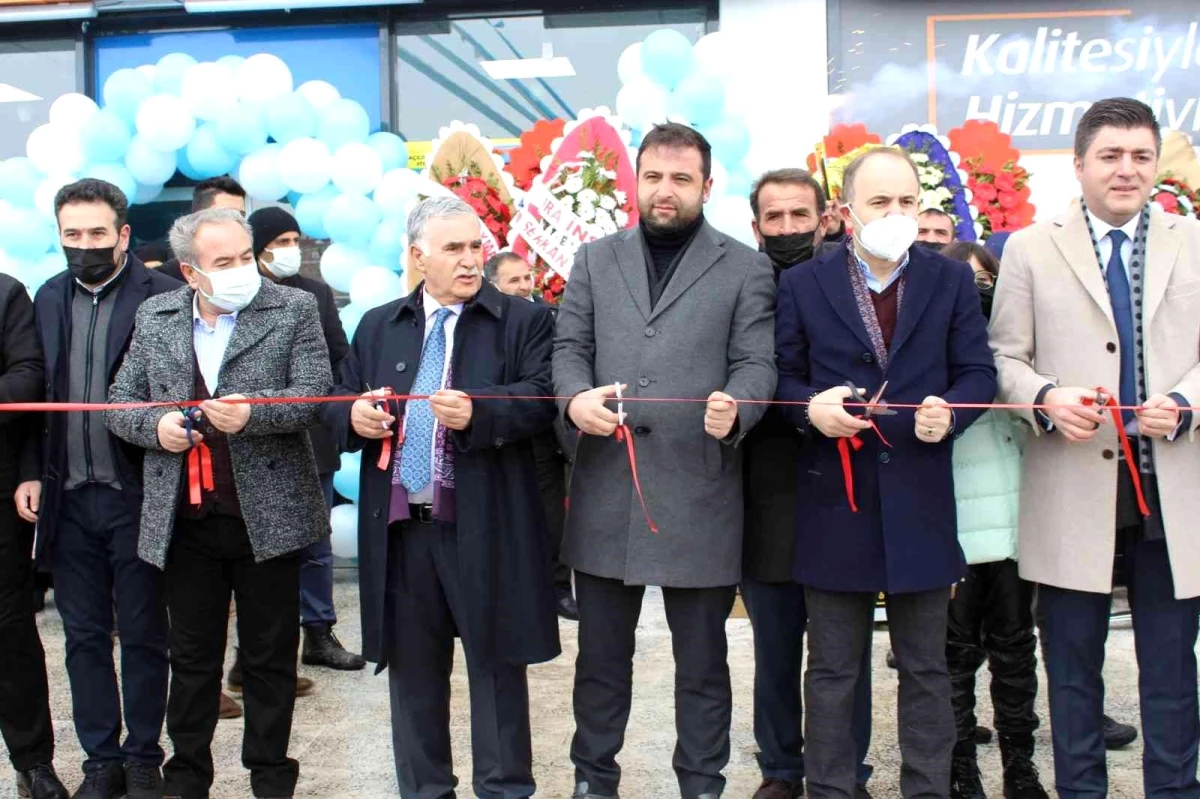 Düzgün market 21\'inci şubesini törenle açtı