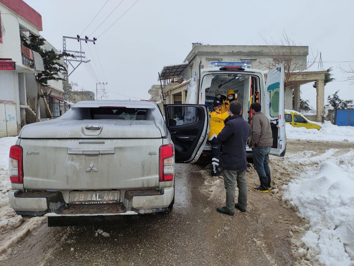 Gaziantep\'te ayağı kırılan hastayı Orman İşletme Müdürlüğü ekipleri kurtardı
