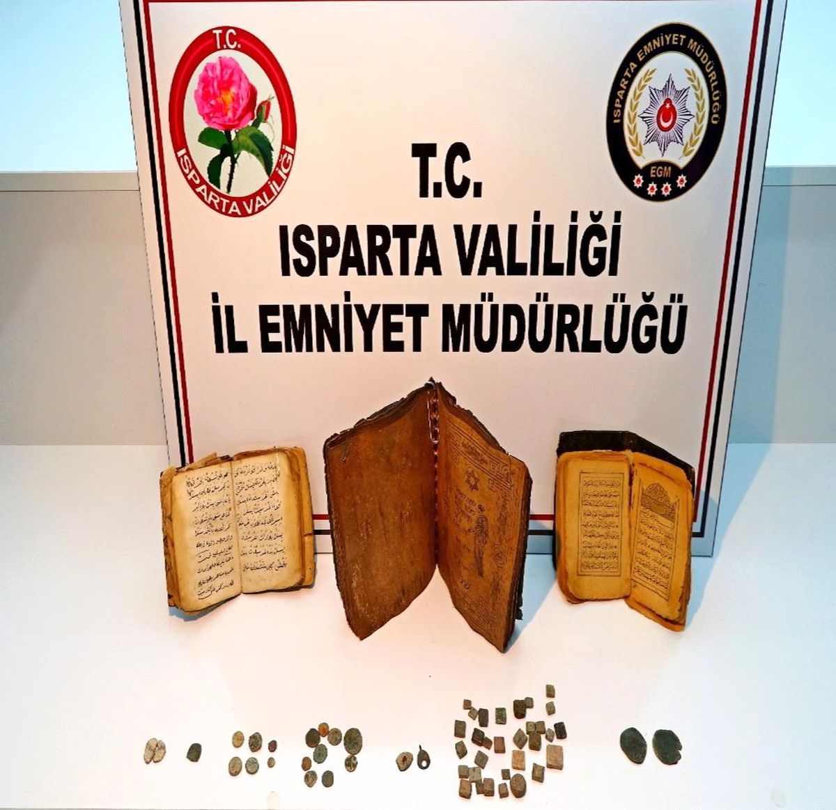 Isparta\'da kaçakçılık operasyonu: 3 gözaltı