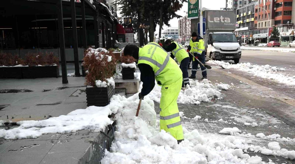 Kar mangaları iş başında