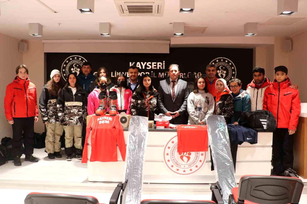 Kayakçılara malzeme desteği