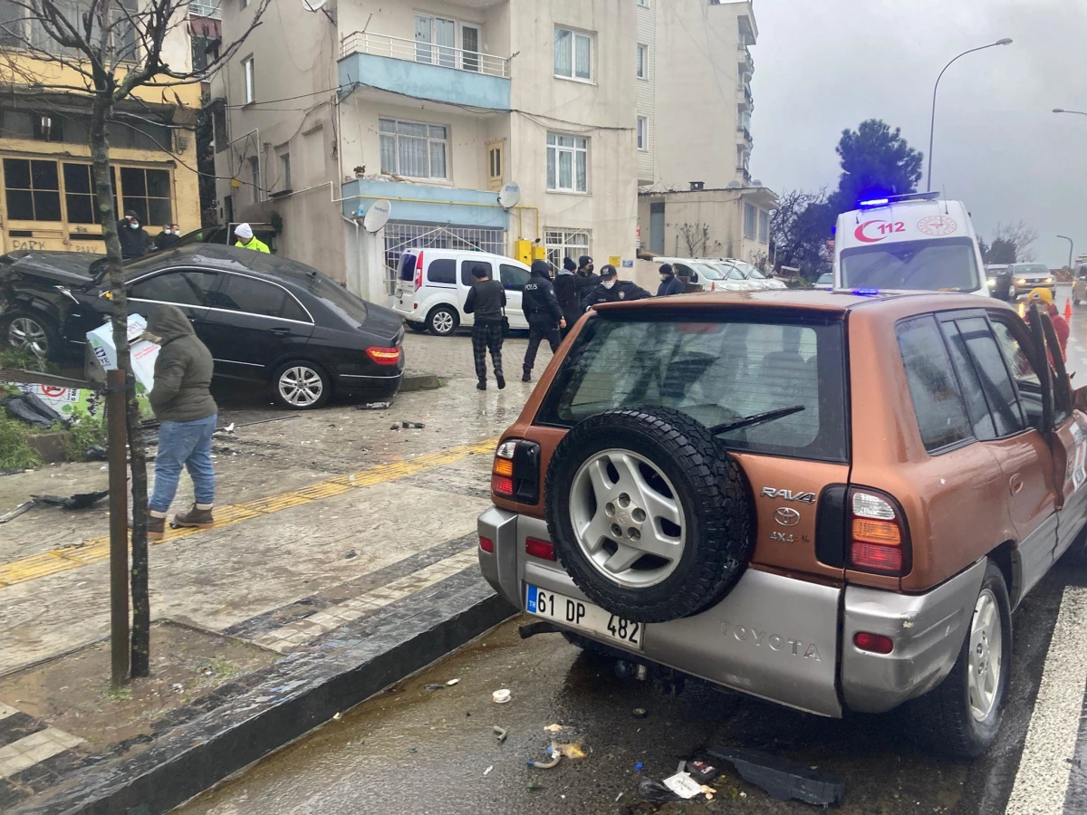 Son dakika: Ordu\'da iki otomobilin çarpıştığı kazada 3 kişi yaralandı