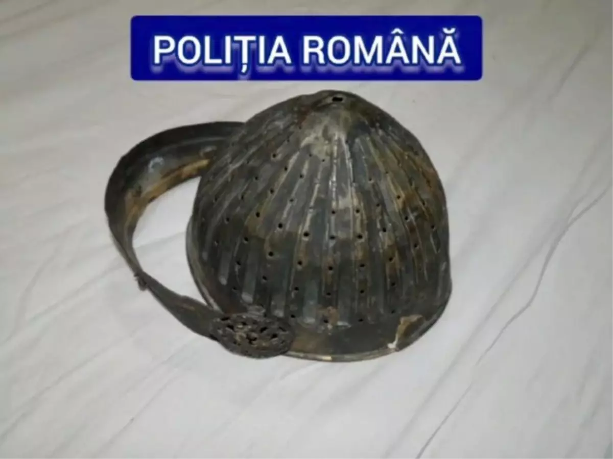 Son dakika haberi: Romanya'da bir evde 300 yıllık Osmanlı askeri kaskı bulundu