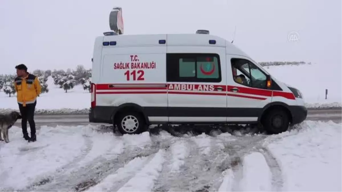 UMKE, yolu kapalı köydeki hasta için seferber oldu