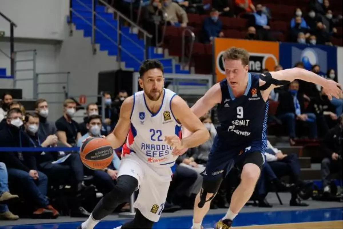 Anadolu Efes: 76-67