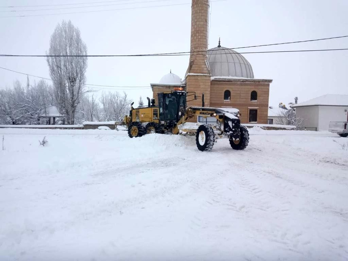 Ankara Kayseri karayolu ve köy yollarının tamamı açıldı
