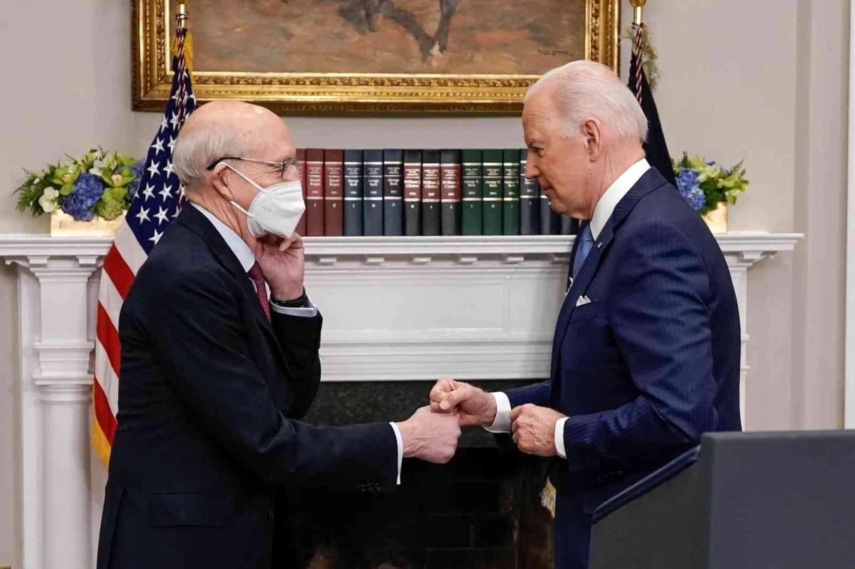 Biden\'ın yeni Yüksek Mahkeme yargıcı adayı siyahi bir kadın olacak