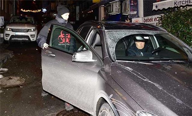 EDA TAŞPINAR YENİ SEVGİLİSİYLE GÖRÜNTÜLENDİ