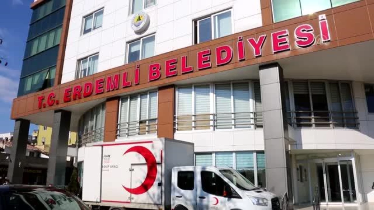 Erdemli Belediyesi çalışanları kan bağışında bulundu