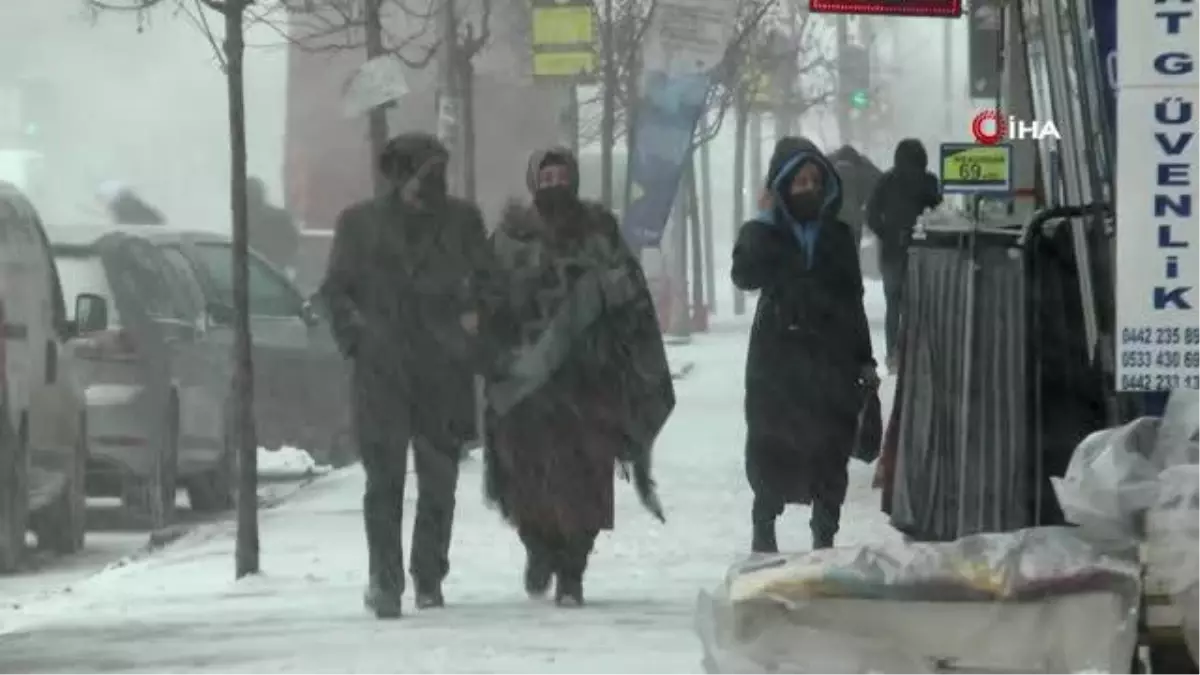 Erzurum'da kar ve tipi etkili oluyor