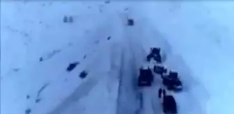 Erzurum'da kar yağışı sonrası düşen çığ karayolunu kapattı, ekipler seferber oldu