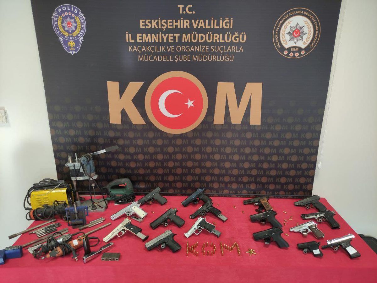 Son dakika haberleri... Eskişehir\'de silah kaçakçılığı operasyonunda 5 şüpheli tutuklandı