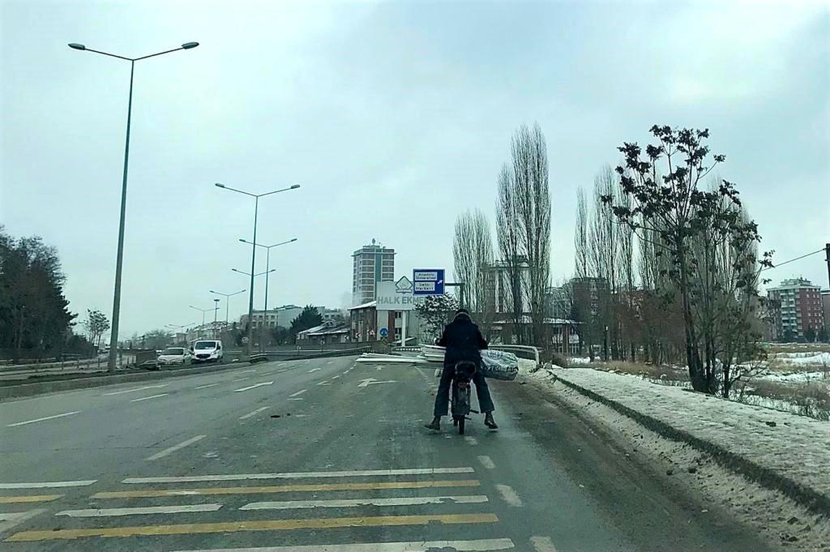 Eşya taşımak için seçtiği yöntem şaşkına çevirdi